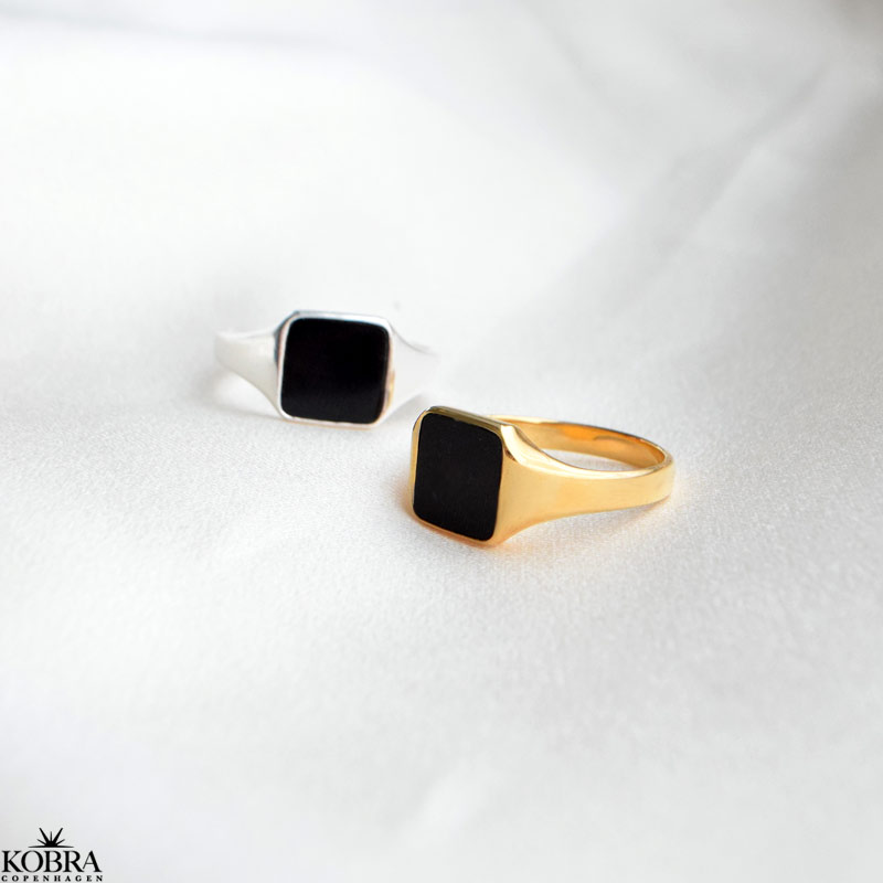 Midnight Karat Forgyldt Signet Ring Med Sort Onyx Ringe Kobra