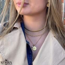 Livets Tr smykke i guld med personlig gravering samt hvid ferskvandsperle