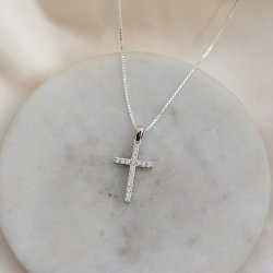 "Alina" fint korskjede i s�lv med steiner