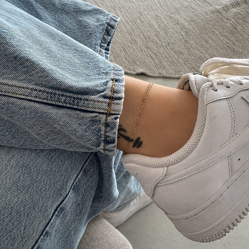 "Allie" Forgylt Ankellenke med Hjerter � 18K Gull