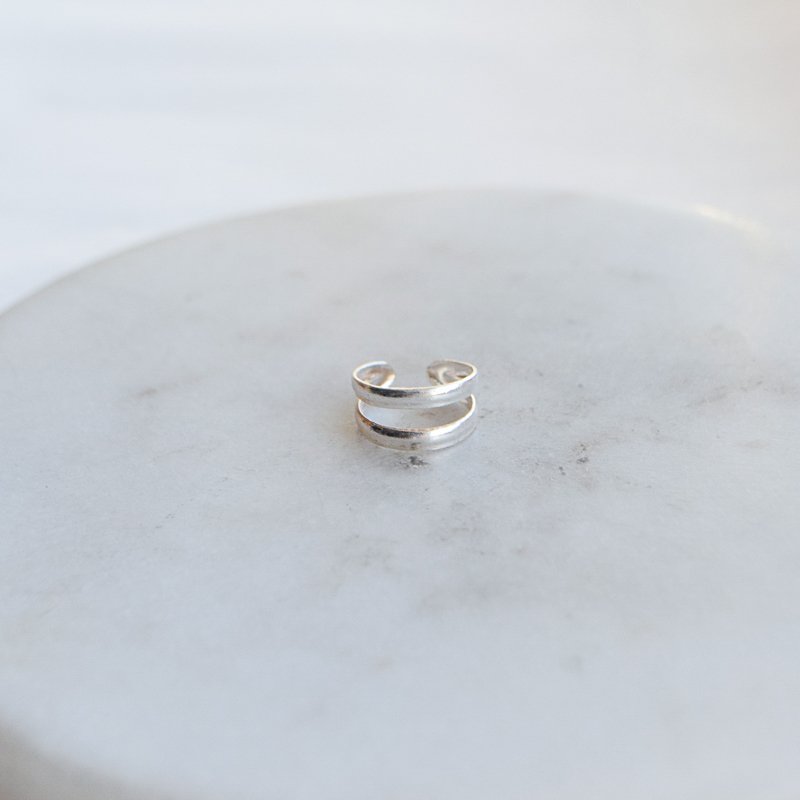 "Amber" earcuff i sterlings�lv.