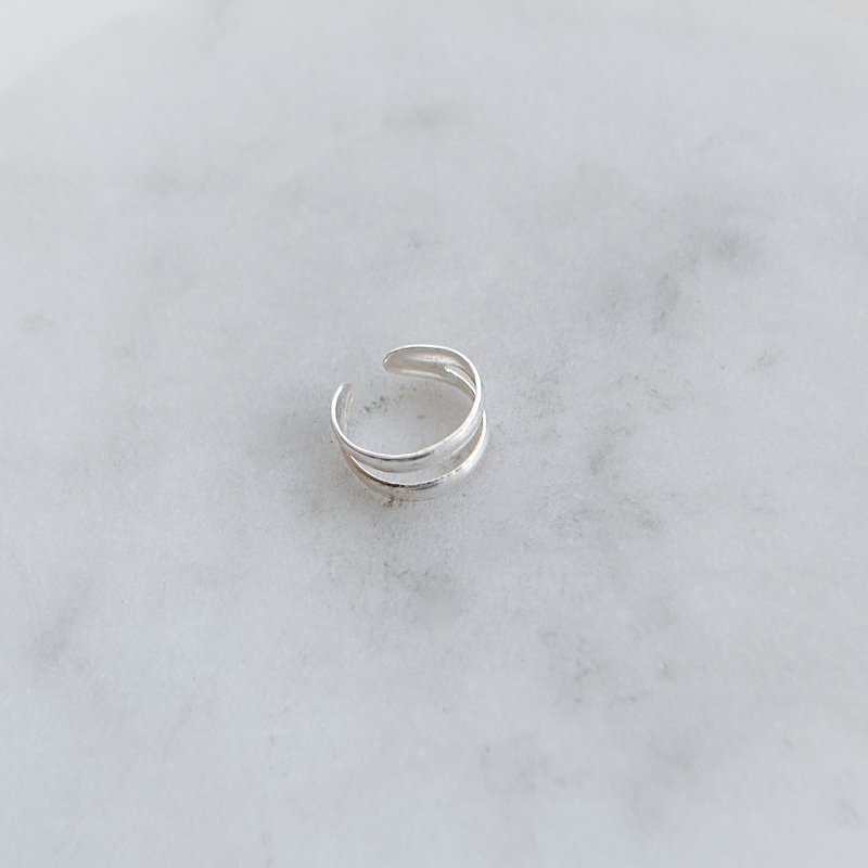 "Amber" earcuff i sterlings�lv.