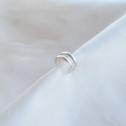 "Amber" earcuff i sterlings�lv.