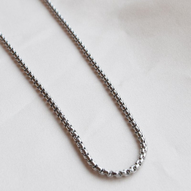 "Aston" halsband i st�l.