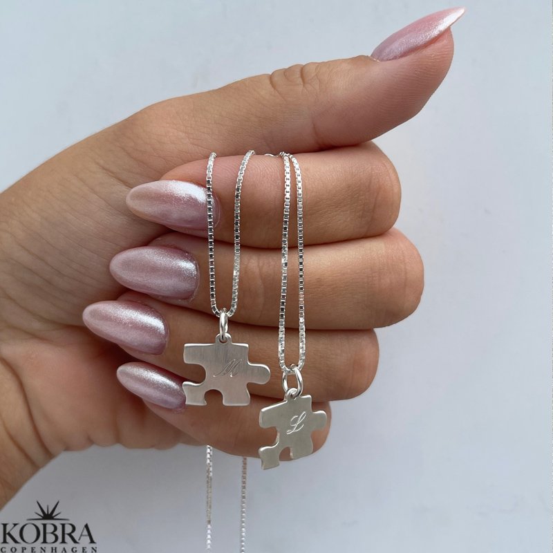 "BFF" friendship puslespil halskder i slv inklusiv personlig gravering