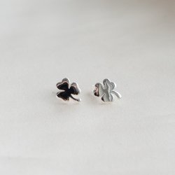 "Bellis" �restikker med trekl�ver i s�lv