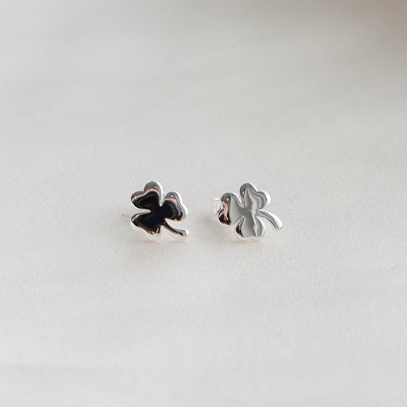 "Bellis" �restikker med trekl�ver i s�lv