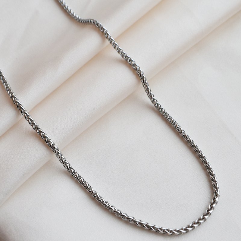 "Calum" halsband i st�l.