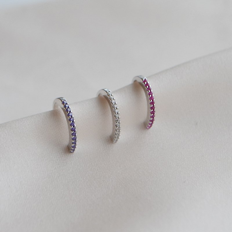 "Camille" earcuff i sterlings�lv med zirkonia.