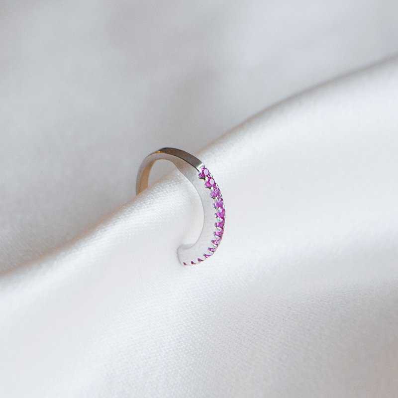 "Camille" earcuff i sterlings�lv med zirkonia.