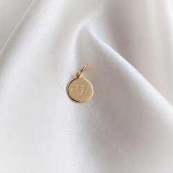 Mini guldamulett med personlig gravyr