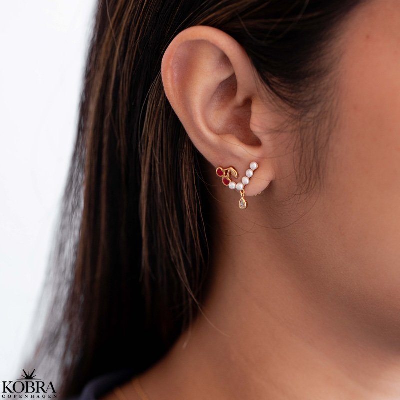 "Casablanca" 18 karat forgyldte perlereringe med lille drbe