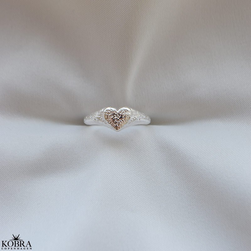 "Esther" Crushed Heart Ring i sterling slv