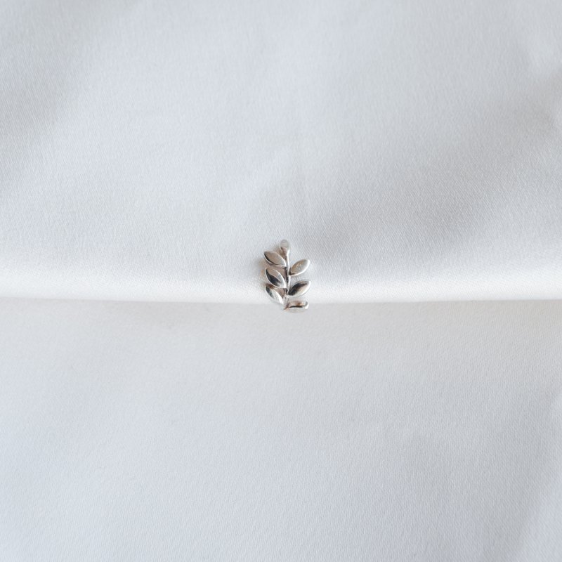 "Bloom" Silver earcuff with leaf