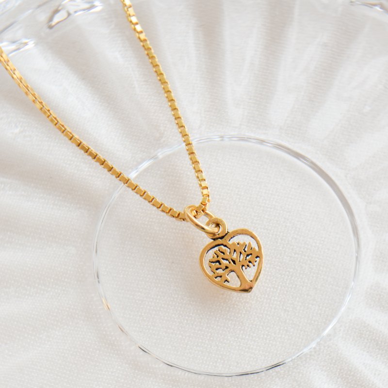 "Sigrid" hjerteformet halskjede med livets tre i gull