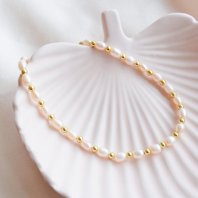 "Royal" pearl anklet with gold balls