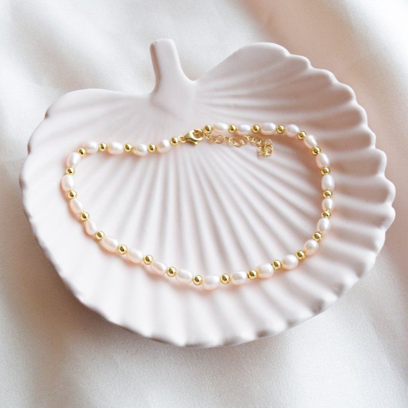 "Royal" pearl anklet with gold balls