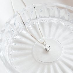 "Sigrid" hjerteformet livets tr� halsk�de i s�lv