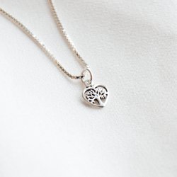 "Sigrid" hjerteformet livets tr� halsk�de i s�lv