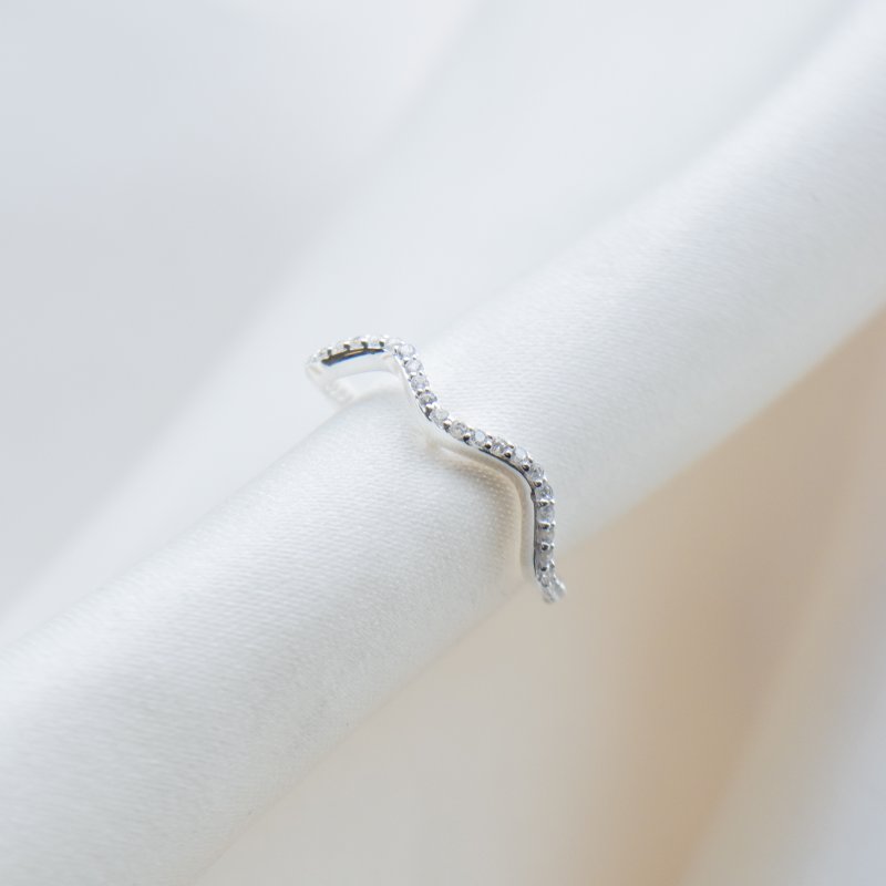 "Lake" s�lv ear climber med zirkonia sten