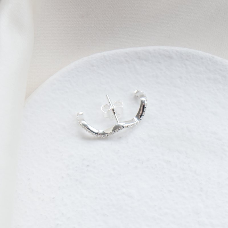 "Lake" s�lv ear climber med zirkonia sten