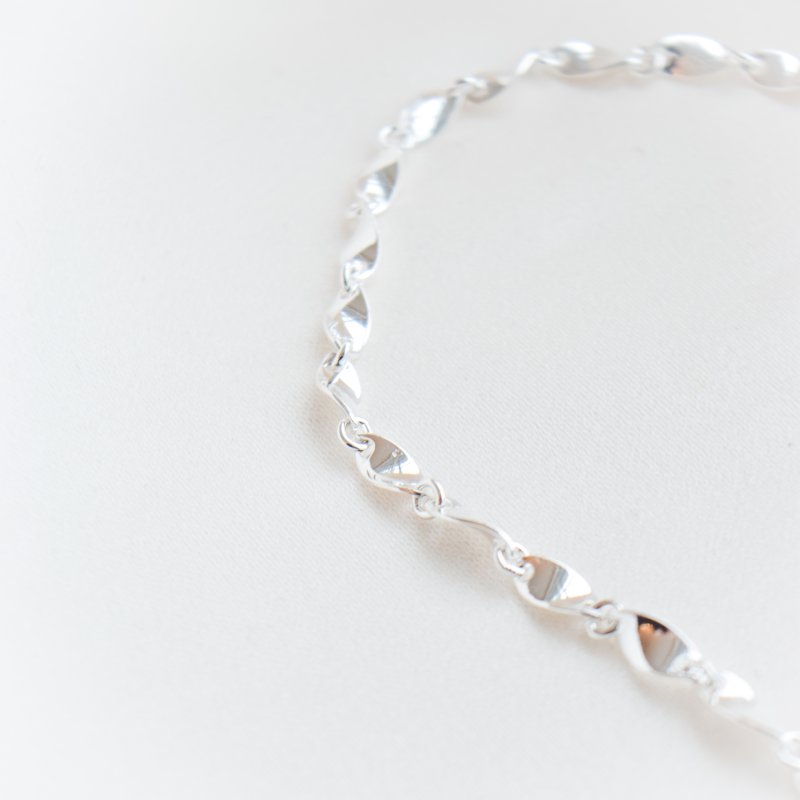 "Valli" twisted anklet in silver