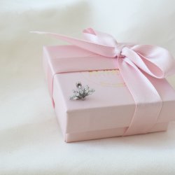 "Liora" piercing med vifte design(1 stk.)