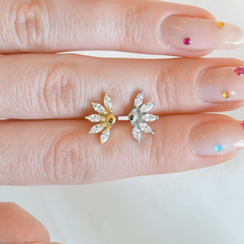 "Liora" piercing med vifte design(1 stk.)