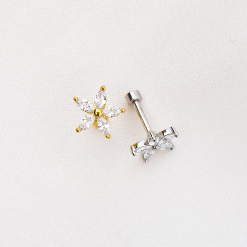 "Zara" piercing med blomst (1 stk.)