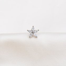 "Zara" piercing med blomst (1 stk.)