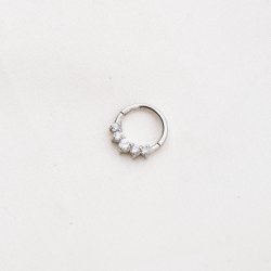 "Aly" piercing hoop med sten(1 stk.)