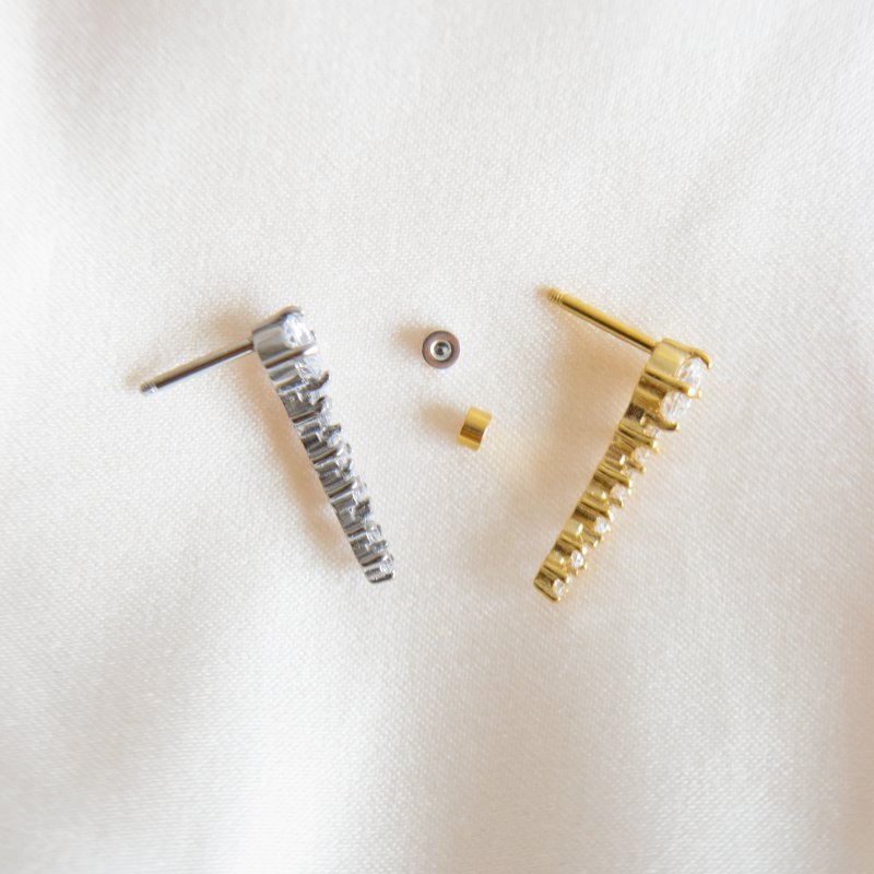 "Harlow" piercing med zirkonia bue