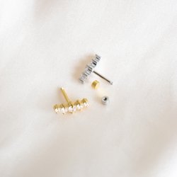 "Nola" piercing med zirkonia sten (1 stk.)