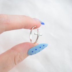 "Cleo" silver toe ring with a minimalist cross design
