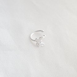 "Fia" silver ear cuff with a delicate butterfly design