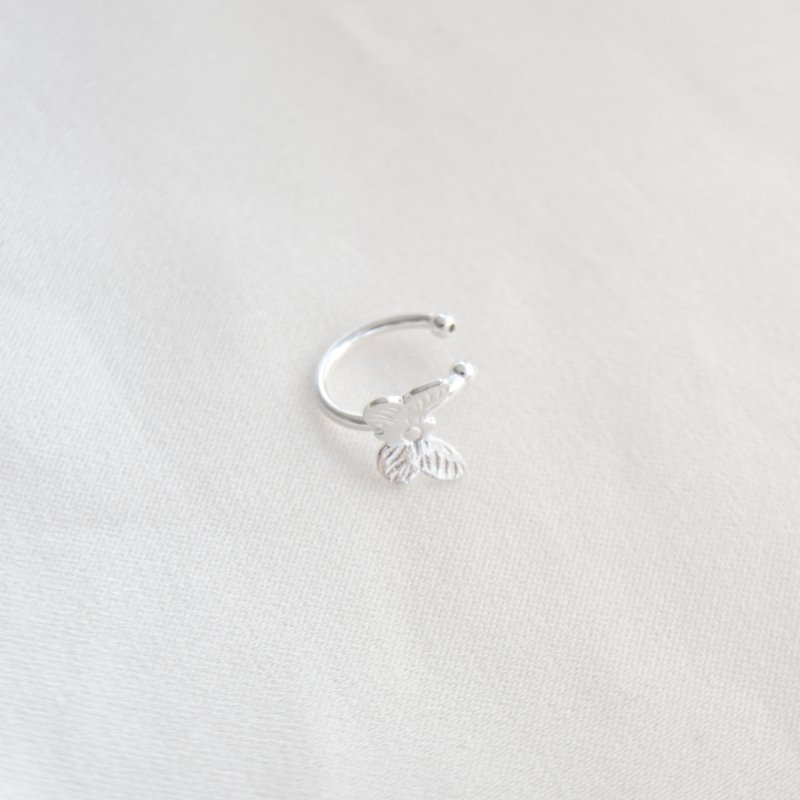 "Fia" silver ear cuff with a delicate butterfly design