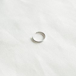 "Simple" silver ear cuff with a minimalist design