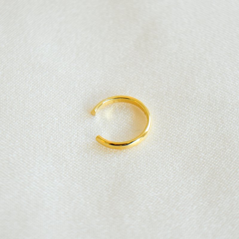 "Simple" 18k forgyldt earcuff i minimalistisk design