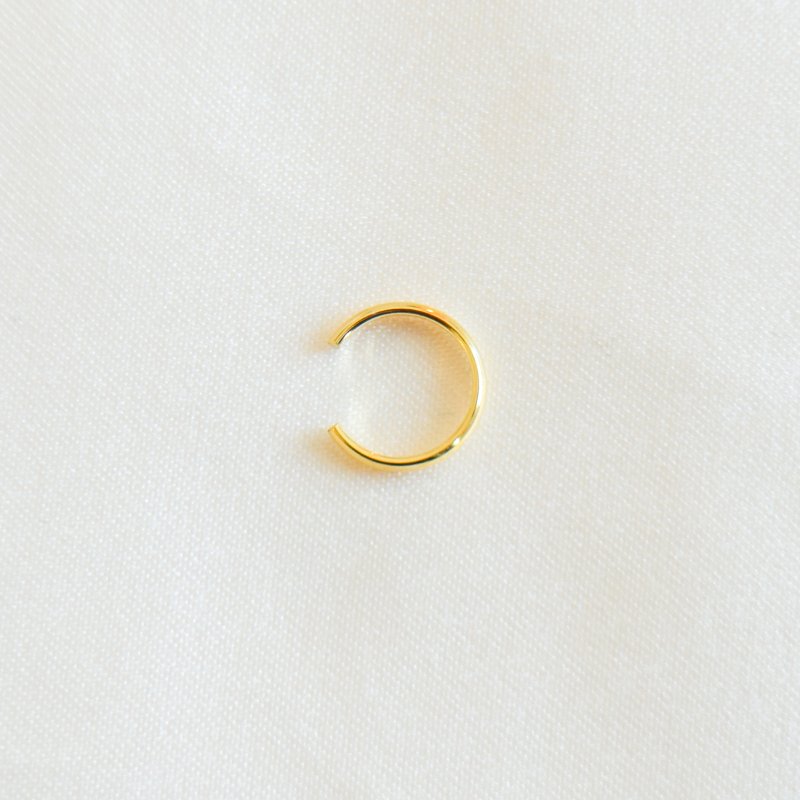 "Simple" 18k forgyldt earcuff i minimalistisk design