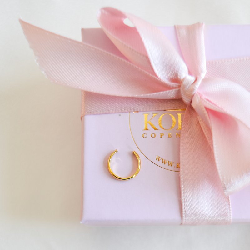 "Simple" 18k forgyldt earcuff i minimalistisk design