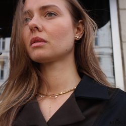 "Jenny" guld drop halskde med sten