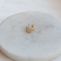 "Eliana" earcuff med kuledesign i 18k forgylt s�lv.