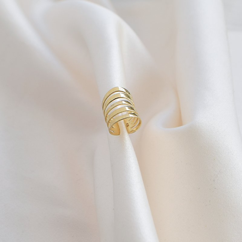 "Fay" earcuff i 18k forgylt sterlings�lv.