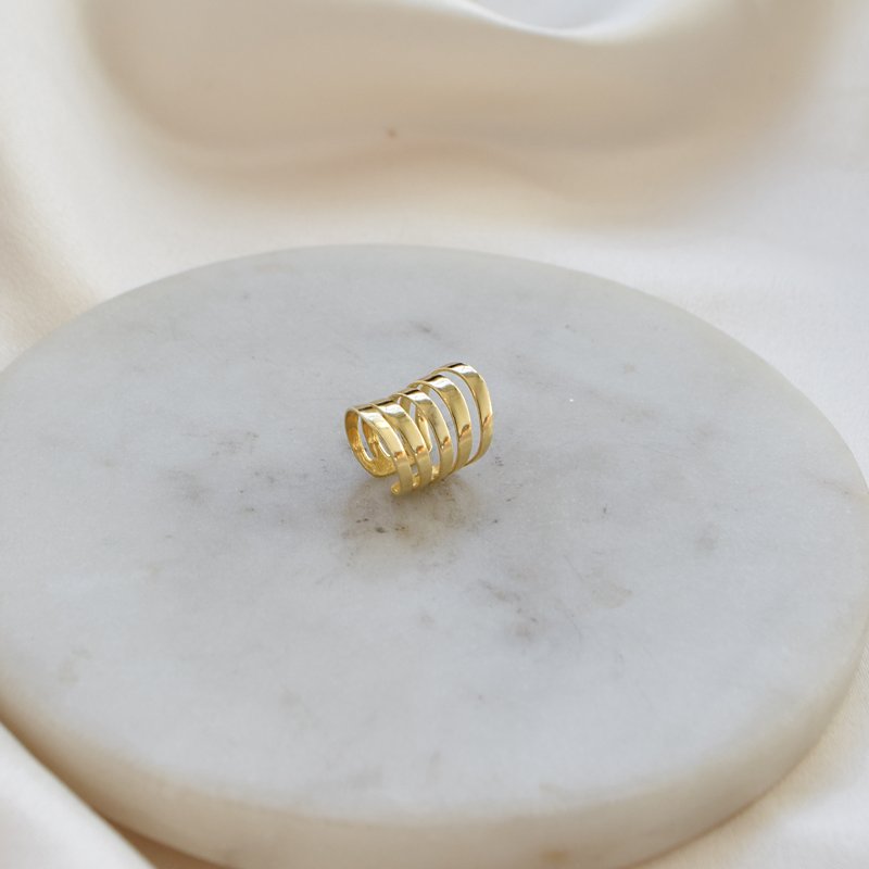 "Fay" earcuff i 18k forgylt sterlings�lv.