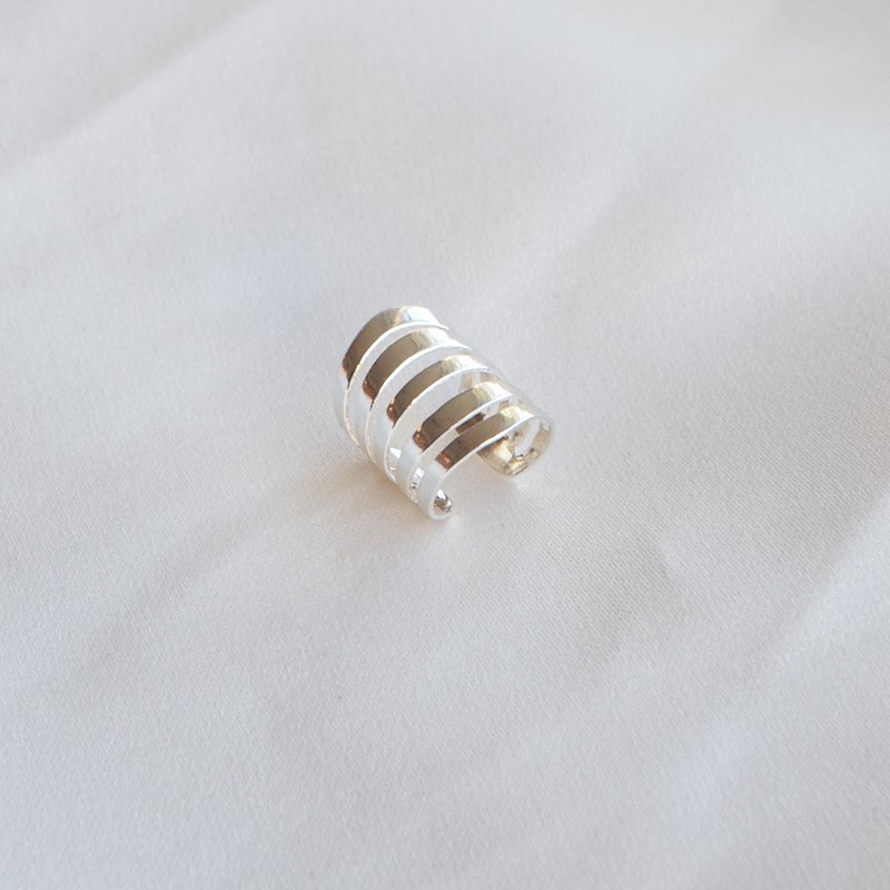 "Fay" earcuff i sterlings�lv