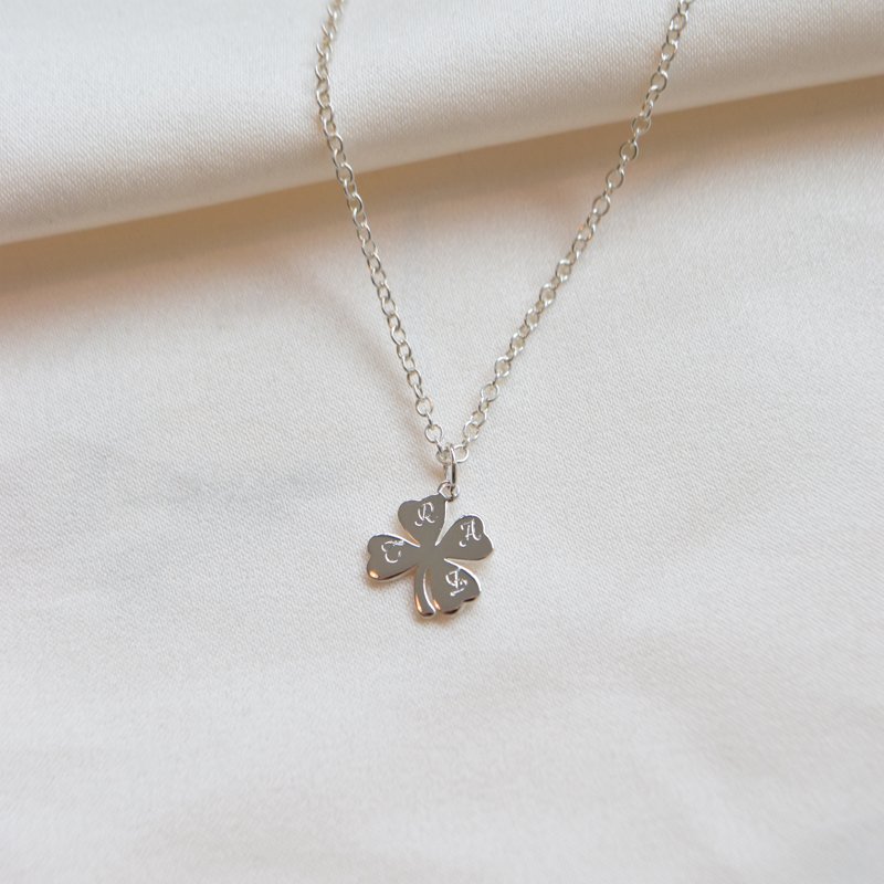 "Felicity" firkl�ver halskjede i s�lv med personlig gravering