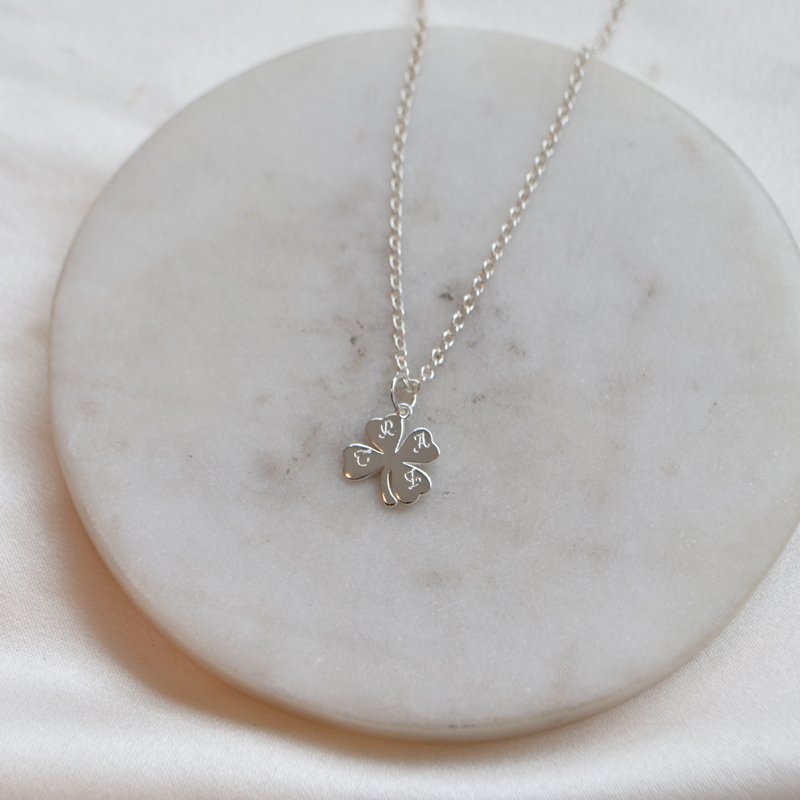 "Felicity" firkl�ver halskjede i s�lv med personlig gravering