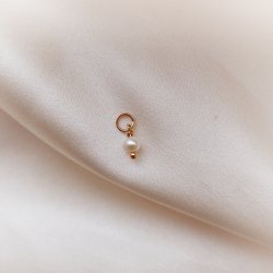 Freshwater pearl - charm, gold plated 4 mm