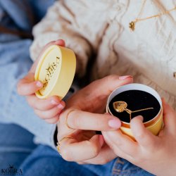 "Liva" 18 karat forgyldt smuk hjerte halskęde inklusiv gravering