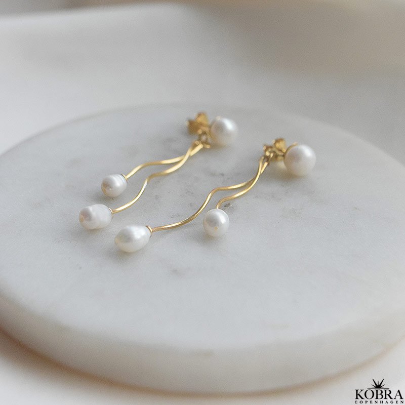 "Silke" 18 karat forgyldte curvy perle reringe